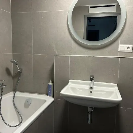 Harmony Metropolis Free Parking Апартаменты Братислава